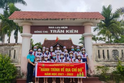 Hành trình về địa chỉ đỏ năm học 2021-2022 của liên đội tiểu học Nghĩa Thắng .